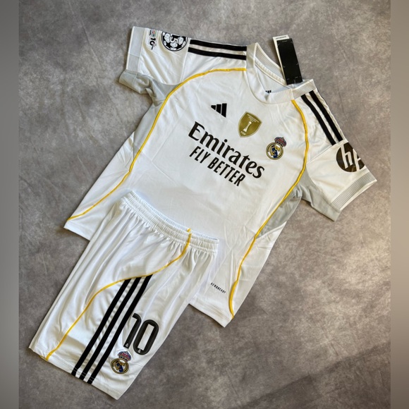 Real Madrid set for Kids Mbappe 10 - Picture 5 of 8